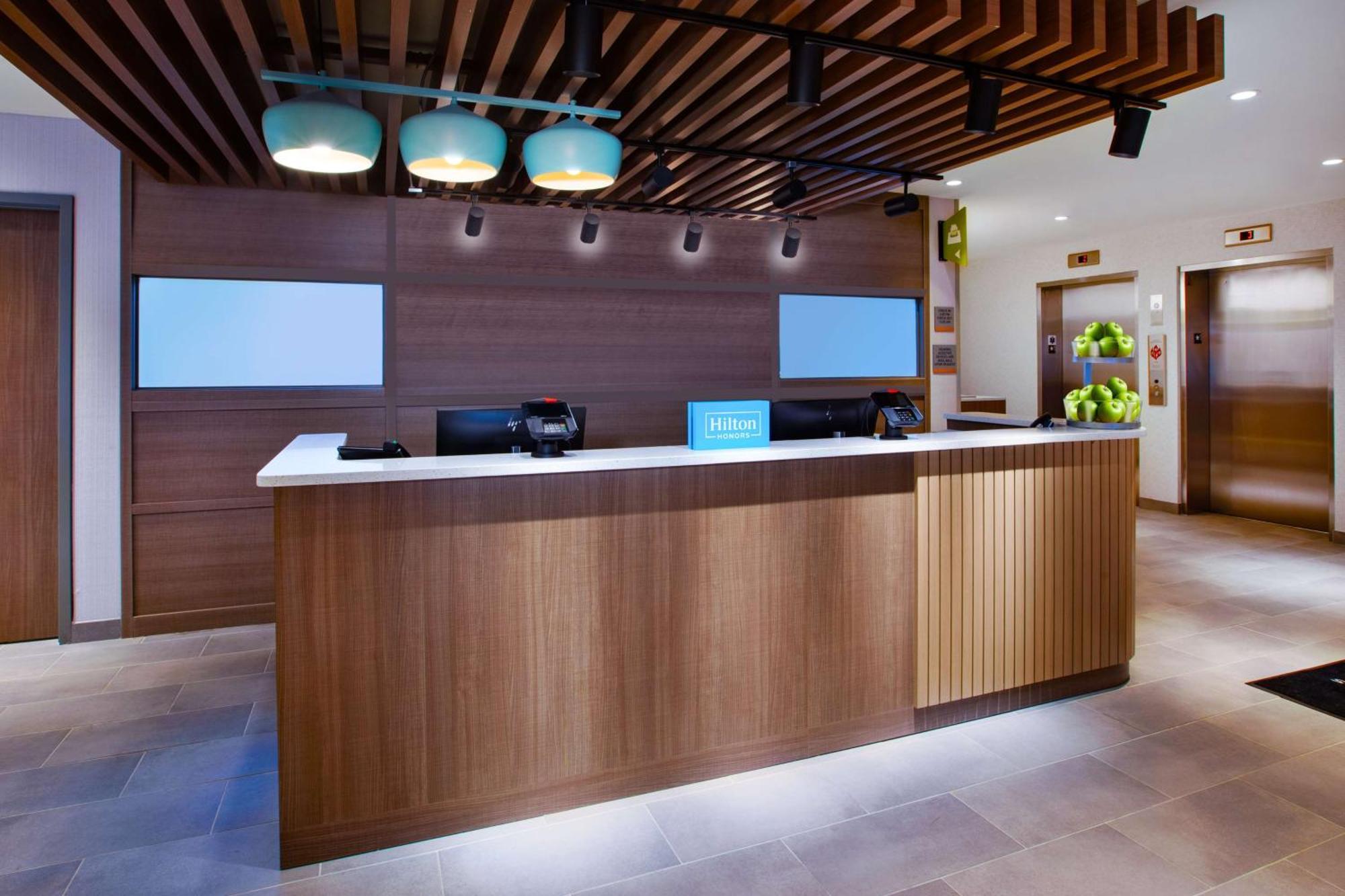 Home2 Suites By Hilton Grand Rapids Northeast Exterior photo