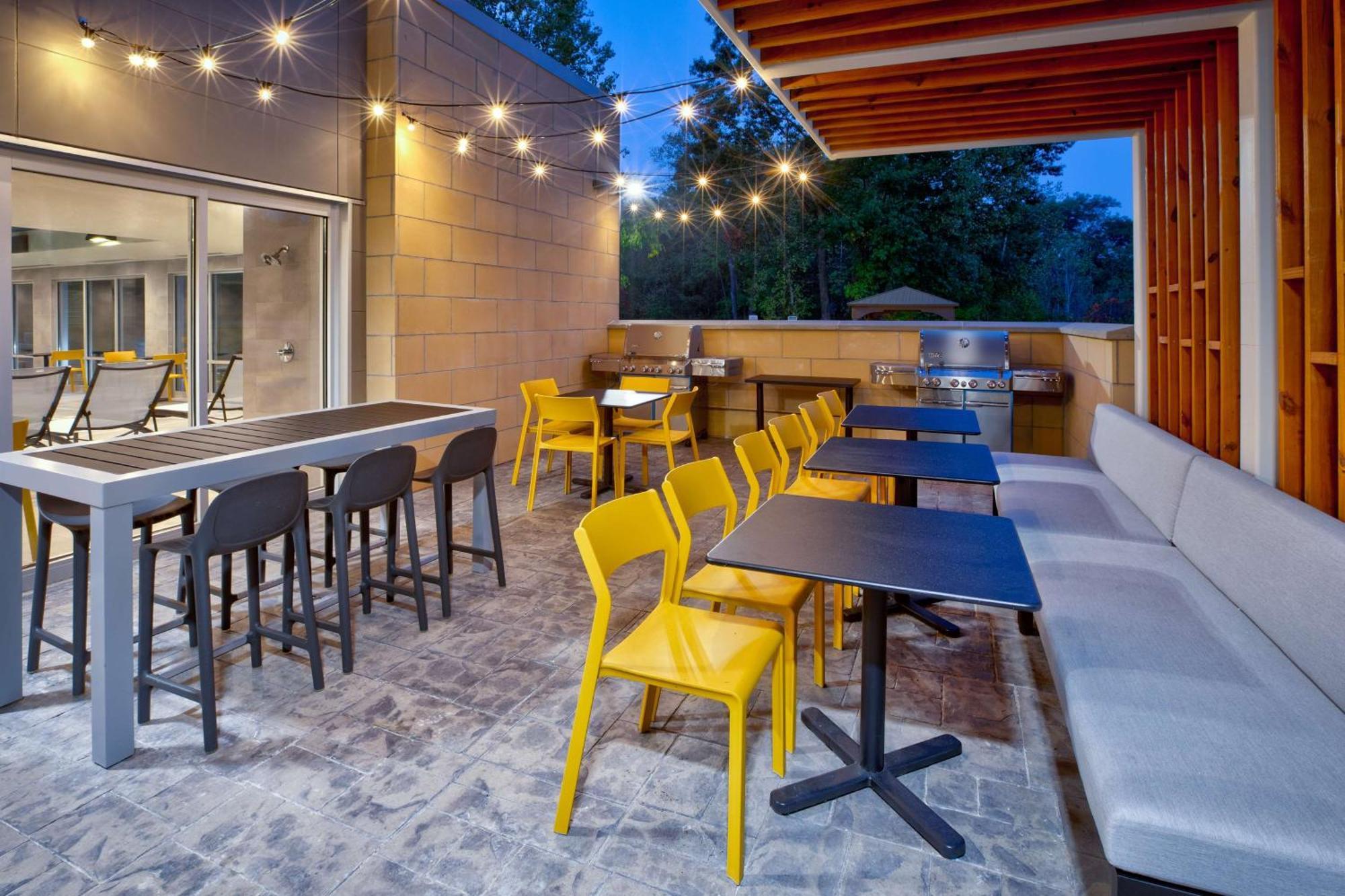 Home2 Suites By Hilton Grand Rapids Northeast Exterior photo